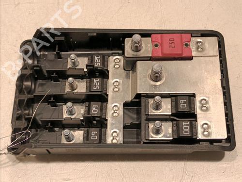 Used Fuse box BMW X1 (F48) sDrive 16 d (116 hp) 16647911