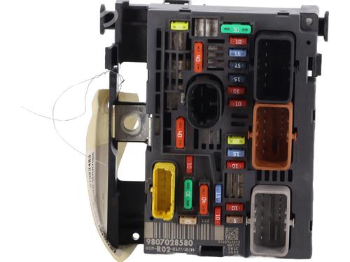 Used Fuse box Fuse box PEUGEOT 5008 (0U_, 0E_) 1.6 HDi (114 hp) 33013837 33013837