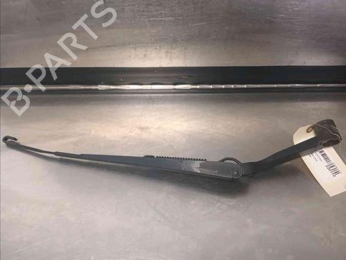 Used Front windshield wiper arm NISSAN QASHQAI II (J11, J11_) 1.6 dCi (130 hp) 21685818