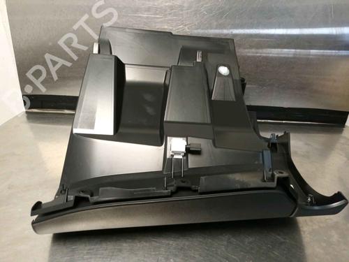 Glove box NISSAN JUKE (F16_) DIG-T 117 | BP29554510C95 