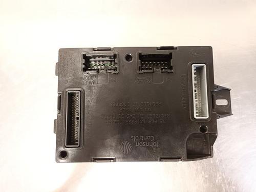 Used Fuse box DACIA DUSTER (HM_) 1.5 dCi 110 (HMAB) (109 hp) 9337325