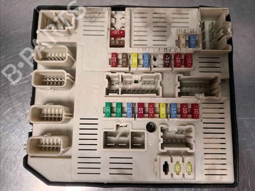 Used Fuse box RENAULT LAGUNA III (BT0/1) 2.0 GT (204 hp) 25611973