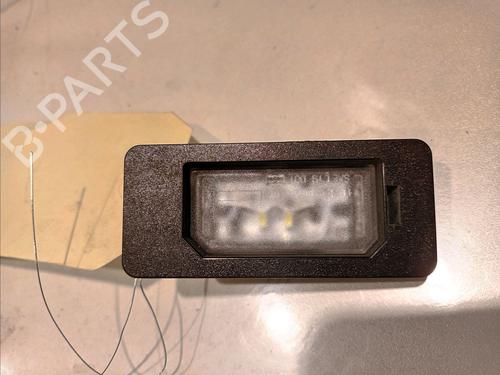 Used Licence plate light BMW 5 (G30, F90) 520 d Mild-Hybrid (190 hp) 15624202