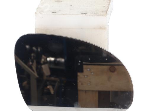 Used Right mirror glass Right mirror glass 37066850 37066850