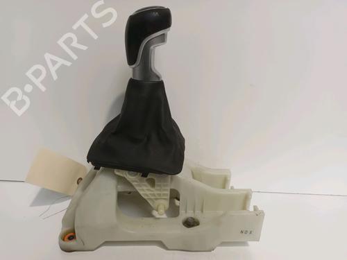 Used Gear lever KIA STONIC (YB) 1.6 CRDi (110 hp) 13030675