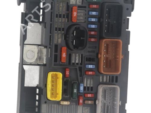Used Fuse box PEUGEOT 308 I (4A_, 4C_) 1.6 HDi (90 hp) 31063441