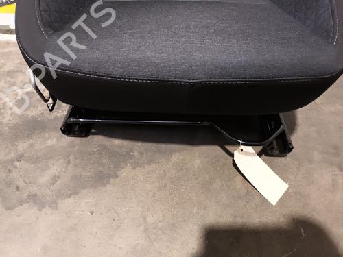 Left front seat RENAULT CLIO V (B7_) 1.0 TCe 90 (B7MT) | BP22921582C15 