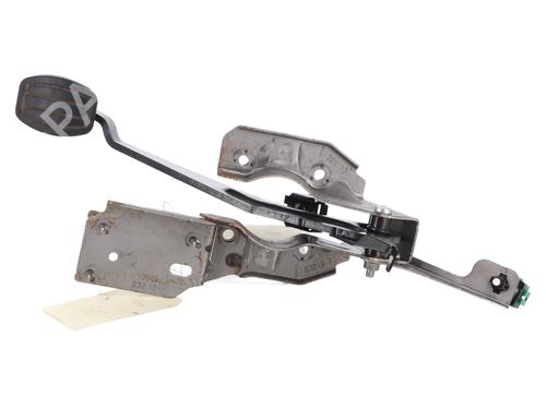 Used Break pedal Break pedal PEUGEOT 308 II (LB_, LP_, LW_, LH_, L3_) 1.6 HDi / BlueHDi 115 (115 hp) 34002656 34002656