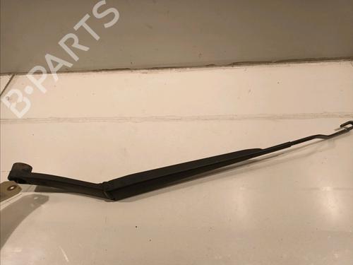 Used Front windshield wiper arm KIA CARENS III MPV (UN) 2.0 CRDi 135 (136 hp) 14949991