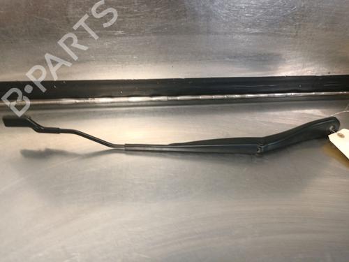 Used Front windshield wiper arm RENAULT CLIO V (B7_) 1.3 TCe 130 (B7MF) (131 hp) 14869843