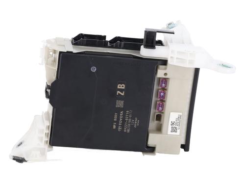 Used Fuse box Fuse box TOYOTA COROLLA Estate (_E21_) 2.0 Hybrid (MZEH12) (180 hp) 32490433 32490433