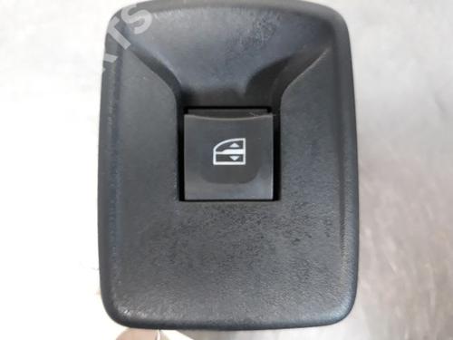 Used Right front window switch RENAULT KANGOO / GRAND KANGOO II (KW0/1_) 1.5 dCi 90 (KW05, KW08, KW0G, KW11) (90 hp) 9327505