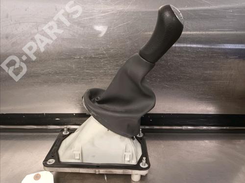 Used Gear lever DACIA SANDERO 1.4 MPI LPG (72 hp) 9340119