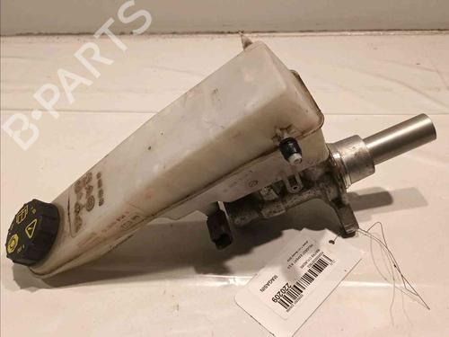 Used Brake master cylinder PEUGEOT EXPERT Van (V_) 2.0 BlueHDi 150 (150 hp) 20604621