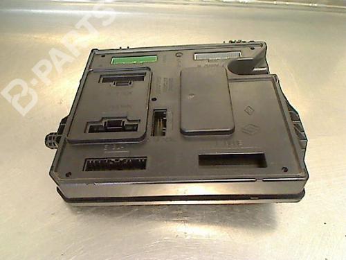 Used Fuse box RENAULT MEGANE III Hatchback (BZ0/1_, B3_) 1.5 dCi (BZ09, BZ0D, BZ1W, BZ29, BZ14) (110 hp) 9321807
