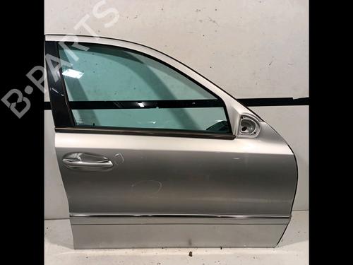 Used Right front door MERCEDES-BENZ E-CLASS (W211) E 270 CDI (211.016) (177 hp) 17557676