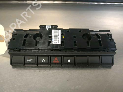 Used Warning switch RENAULT CLIO V (B7_) 1.3 TCe 130 (B7MF) (131 hp) 30338495