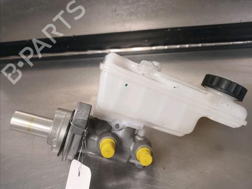 Used Brake master cylinder RENAULT KANGOO Express (FW0/1_) Z.E. (FW0Z, FW1Z) (60 hp) 15546138