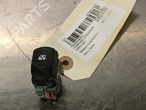 Used Right front window switch RENAULT CLIO III Grandtour (KR0/1_) 1.6 16V (KR0B) (112 hp) 17452589