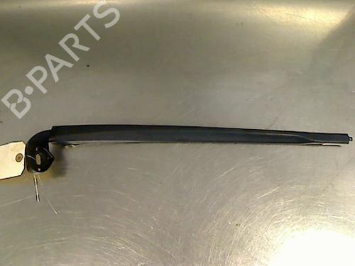 Used Front windshield wiper arm SEAT LEON (1P1) 1.9 TDI (105 hp) 20599469