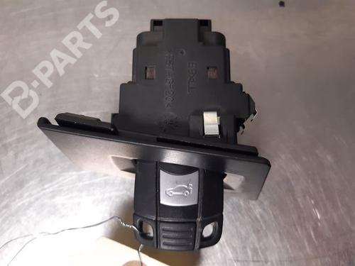 Used Card reader BMW 3 Touring (E91) 318 d (122 hp) 9330822