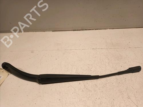 Used Front windshield wiper arm MERCEDES-BENZ GLA-CLASS (X156) GLA 200 (156.943) (156 hp) 18277107