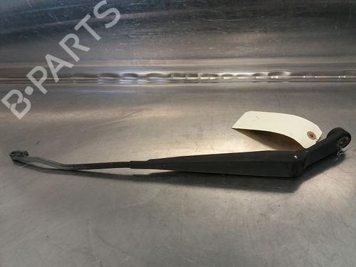 Used Front windshield wiper arm SUZUKI GRAND VITARA I (FT, HT) 2.0 HDI 110 16V 4x4 (SQ420D, TD83V) (109 hp) 14869536