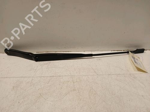 Used Front windshield wiper arm BMW X2 (F39) sDrive 18 d (150 hp) 18824250