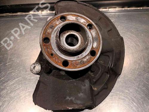 Used Left front steering knuckle VOLVO V70 II (285) 2.5 TDI (140 hp) 21124143
