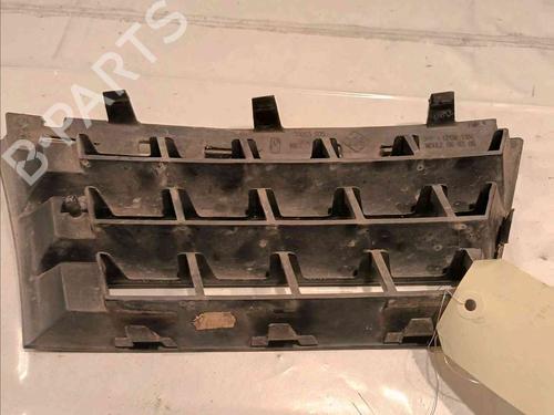 Grille RENAULT SCÉNIC II (JM0/1_) 1.9 dCi (JM0G, JM12, JM1G, JM2C) | BP21605288C40 