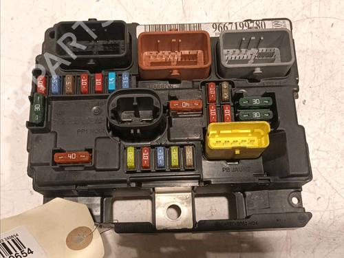 Used Fuse box PEUGEOT 207 (WA_, WC_) 1.6 HDi (90 hp) 30313687