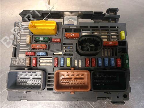 Used Fuse box PEUGEOT 407 (6D_) 1.6 HDi 110 (6D9HZC, 6D9HYC) (109 hp) 30170542
