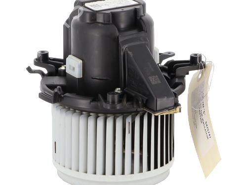 Used Heater blower motor PEUGEOT EXPERT Van (V_) 2.0 BlueHDi 120 (122 hp) 24328105