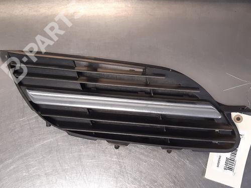 Used Grille NISSAN ALMERA TINO (V10) 2.2 dCi (112 hp) 9336681