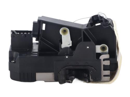 Fechadura trás esquerda Fechadura trás esquerda RENAULT TRAFIC II Bus (JL) 2.0 dCi 90 (JL00, JL01, JL0H, JL0M, JL0P, JL0S) (90 hp) 36765227 36765227