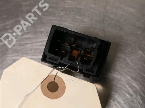 Right rear window switch KIA SPORTAGE II (JE_, KM_) 2.0 CRDi | BP9451890I28 
