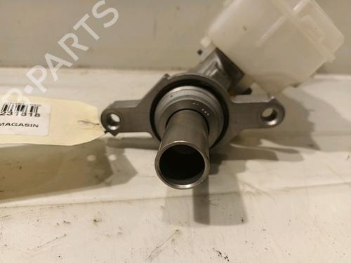 Brake master cylinder RENAULT CLIO V (B7_) 1.3 TCe 130 (B7MF) | BP16015411M77 