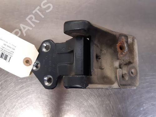 Hinge/Door check strap VW TRANSPORTER T5 Van (7HA, 7HH, 7EA, 7EH) 2.5 TDI | BP15741745C146 