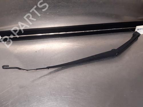Used Front windshield wiper arm HYUNDAI TUCSON (TL, TLE) 1.6 CRDi (136 hp) 14869583