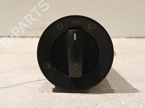 Used Headlight switch VW POLO (9N_, 9A_) 1.4 TDI (70 hp) 25023444