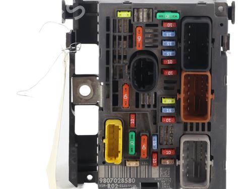Used Fuse box Fuse box 36881476 36881476