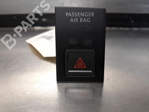 Used Warning switch VW GOLF VII (5G1, BQ1, BE1, BE2) 2.0 GTD (184 hp) 9336817
