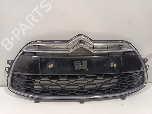 Used Grille Grille 38166690 38166690