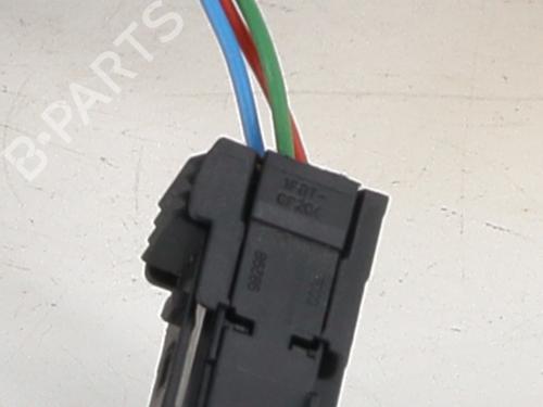 Retrovisor esquerdo PEUGEOT PARTNER Tepee 1.6 HDi | BP31351931C26 