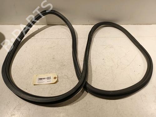 Used Rubber door seal AUDI A3 Sportback (8VA, 8VF) 1.6 TDI (115 hp) 18251512