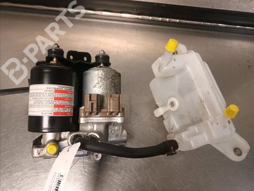 Used Brake master cylinder TOYOTA YARIS (_P13_) 1.5 Hybrid (NHP130_, NHP130) (101 hp) 10906961