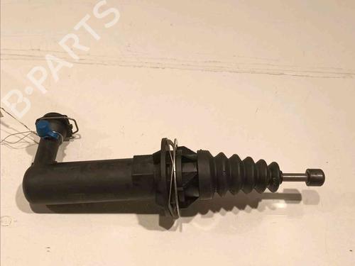 Used Clutch slave cylinder RENAULT MASTER III Van (FV) [2010-2025]  21782280