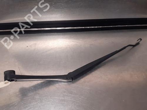 Used Front windshield wiper arm HYUNDAI TUCSON (TL, TLE) 1.6 CRDi (136 hp) 14869794