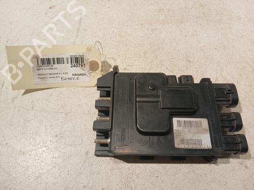 Used Fuse box RENAULT MEGANE III Hatchback (BZ0/1_, B3_) 1.5 dCi (BZ1G, BZ1W, BZ0R) (95 hp) 18315786