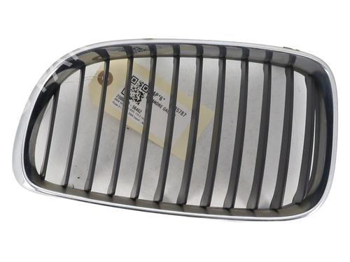 Used Grille BMW 1 (E87) 118 d (143 hp) 26283138